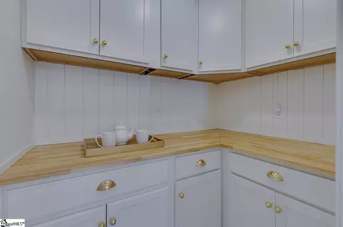 Kitchen - 205 Hammett Rd, Greer, SC 29650 photo 4 of 4