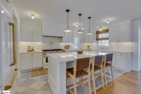 Kitchen - 205 Hammett Rd, Greer, SC 29650 photo 2 of 4