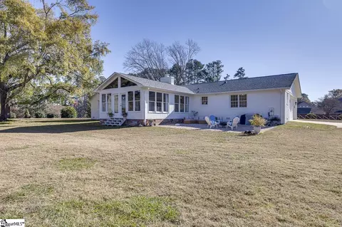 Exterior - 205 Hammett Rd, Greer, SC 29650 photo 3 of 4