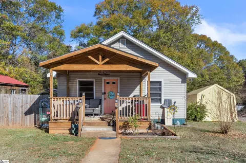 162 Cedar Ave, Wellford, SC 29385