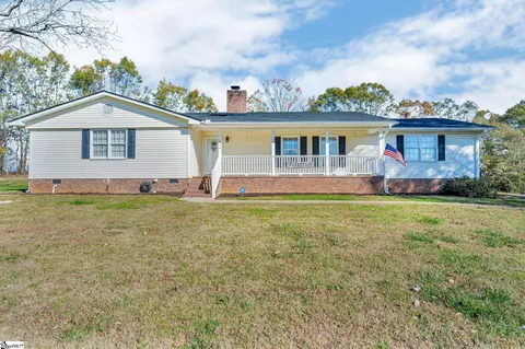 214 Coggins Rd, Woodruff, SC 29388
