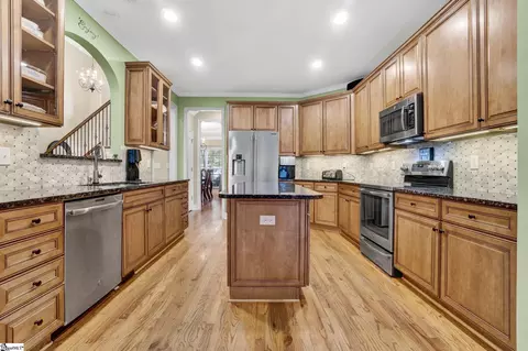 Kitchen - 4 Barnstable Ct, Greer, SC 29650 photo 2 of 3