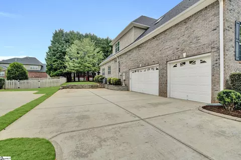 Exterior - 4 Barnstable Ct, Greer, SC 29650 photo 4 of 9
