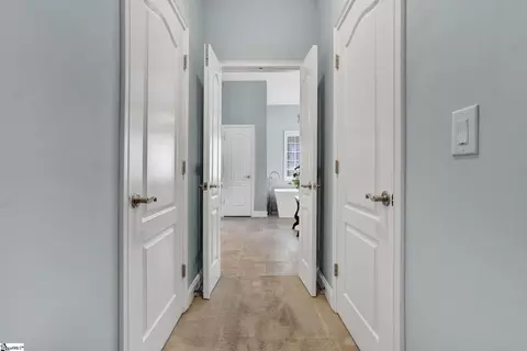Entry Way - 4 Barnstable Ct, Greer, SC 29650 photo 2 of 4