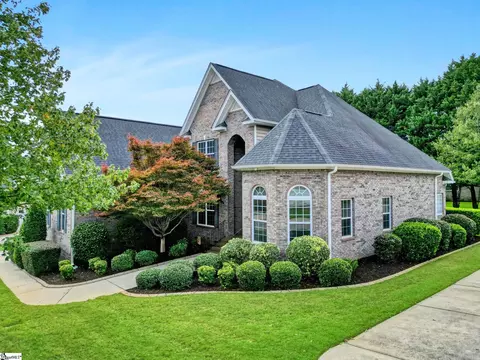 Exterior - 4 Barnstable Ct, Greer, SC 29650 photo 3 of 9