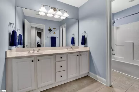 Bath - 4 Barnstable Ct, Greer, SC 29650 photo 4 of 5