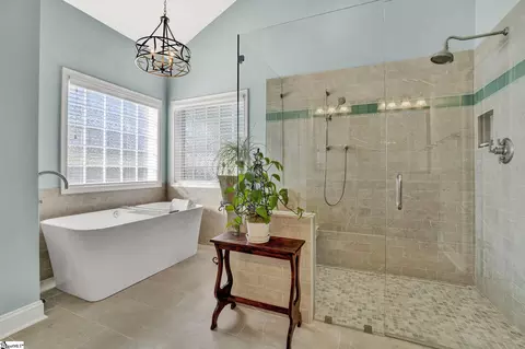 Bath - 4 Barnstable Ct, Greer, SC 29650 photo 2 of 5