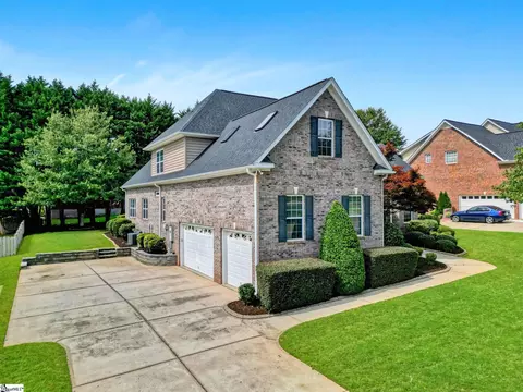 Exterior - 4 Barnstable Ct, Greer, SC 29650 photo 2 of 9
