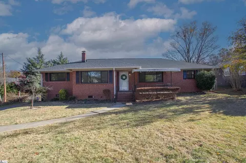 12 Leland Cir, Greenville, SC 29617
