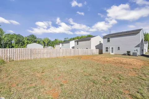 561 Wagon Trl, Duncan, SC 29334 photo 2