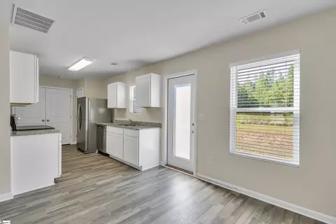 561 Wagon Trl, Duncan, SC 29334 photo 8