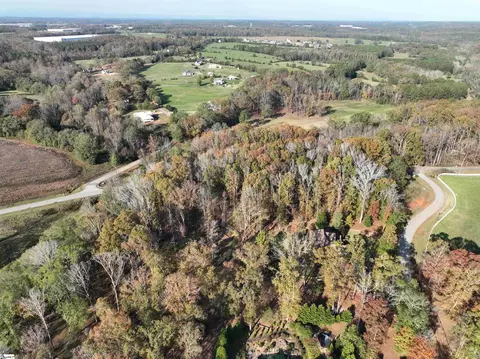 102 Benfields Rdg, Williamston, SC 29697 photo 5