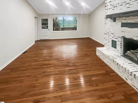 204 Robinall Dr, Easley, SC 29642 photo 3