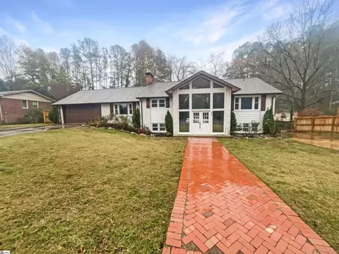 204 Robinall Dr, Easley, SC 29642