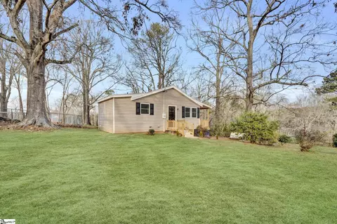 107 Bailey Cir, Clinton, SC 29325