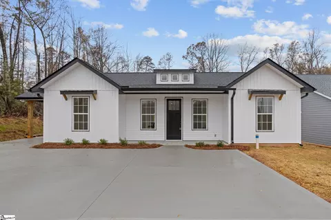 738 Tanner Rd, Taylors, SC 29687