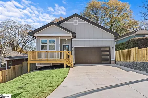 208 Forest St, Greer, SC 29650