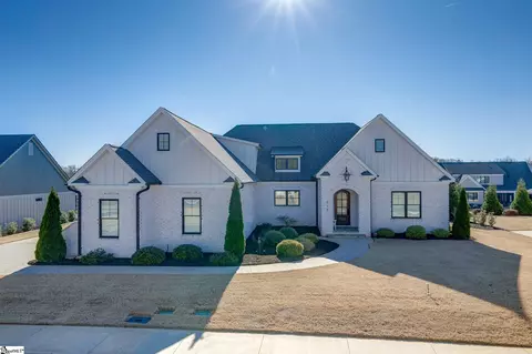 313 Braxton Meadow Dr, Simpsonville, SC 29681