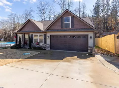 2561 Motlow Creek Rd, Campobello, SC 29322