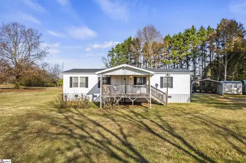 530 Acorn Ln, Westminster, SC 29693