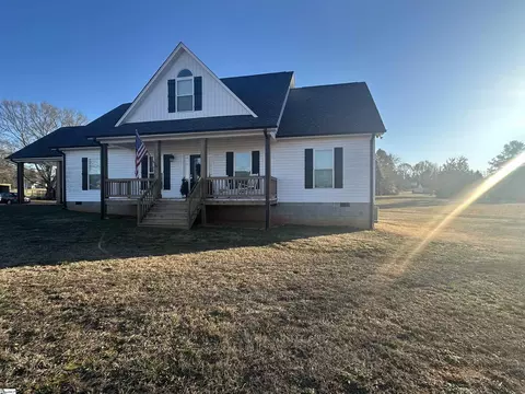 980 Westwood Dr, Laurens, SC 29360