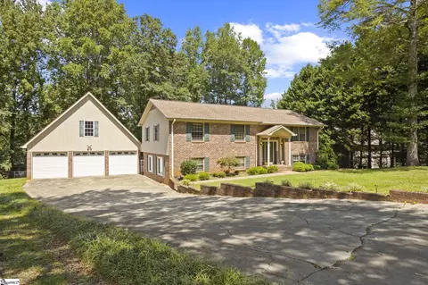 32 Country Club Dr, Greer, SC 29651