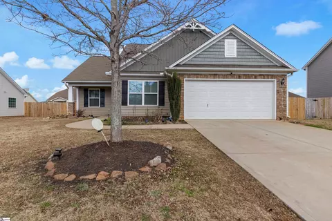 536 Goldstone Ln, Boiling Springs, SC 29316