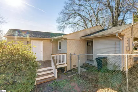 Exterior - 204 Whitten St, Easley, SC 29640 photo 4 of 10