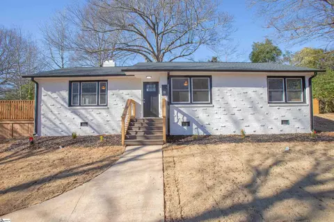 31 Coventry Ln, Greenville, SC 29609