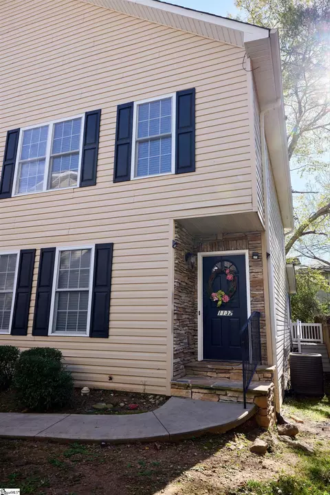 1132 E Lee Rd, Taylors, SC 29687