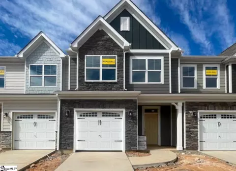 510 Pennystone Ln, Simpsonville, SC 29681