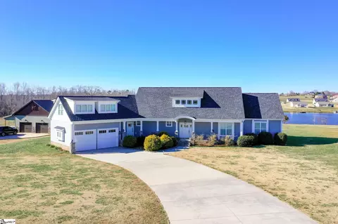 110 S Stallion Dr, Cowpens, SC 29330