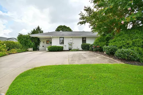 5 Twinflower Dr, Taylors, SC 29687