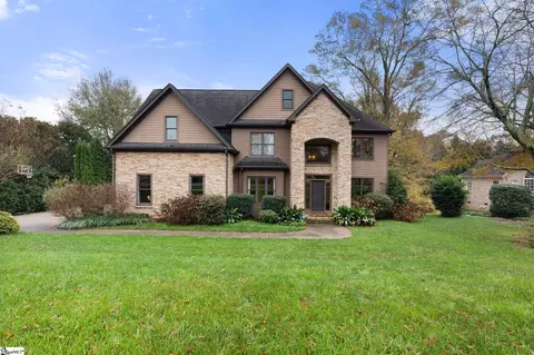 10 Kingsway Ct, Greer, SC 29651