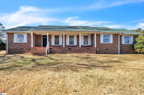 112 Pine Rd, Laurens, SC 29360