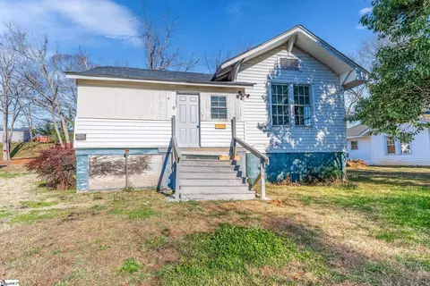 115 Larch Cir, Spartanburg, SC 29303
