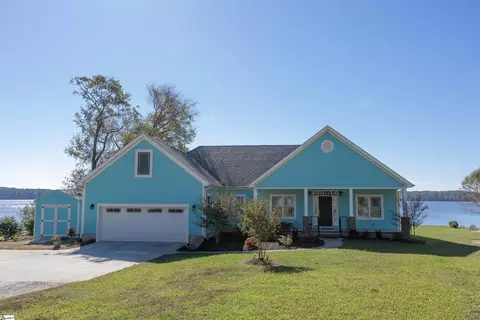 121 Wonderland Dr, Cross Hill, SC 29332