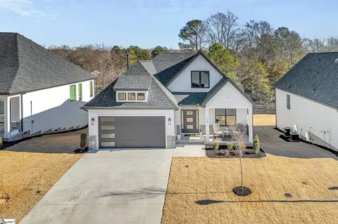 124 Winding Rock Rd, Simpsonville, SC 29680