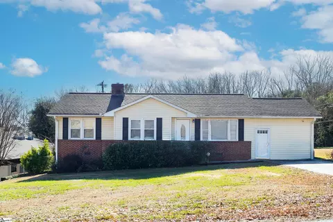 4 Butternut Dr, Greenville, SC 29605