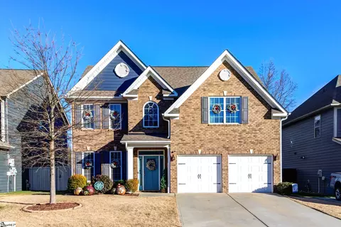 216 Raleighwood Ln, Simpsonville, SC 29681