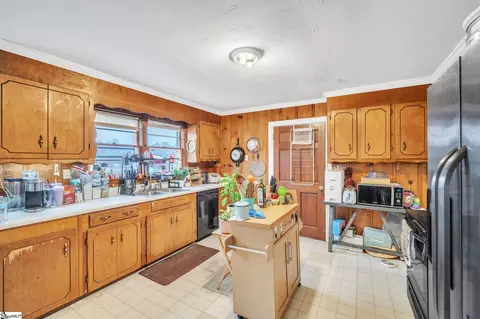 Kitchen - 559 Cooley Bridge Rd, Pelzer, SC 29669 photo 1 of 3