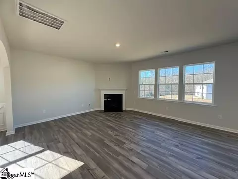Living - 115 Penrose Cir, Central, SC 29630 photo 1 of 1