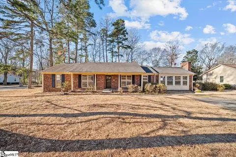 101 Woodgreen Dr, Mauldin, SC 29662