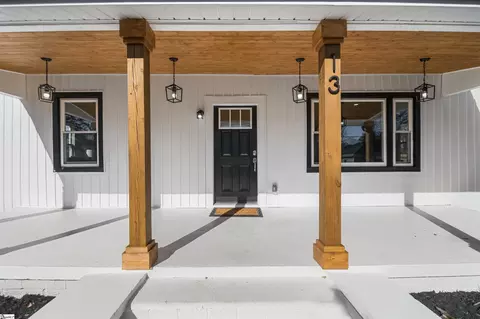13 7th St, Greenville, SC 29611