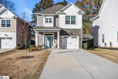 140 Highland Park Ct, Easley, SC 29642