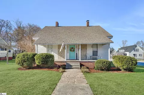 103 Bailey St, Clinton, SC 29325