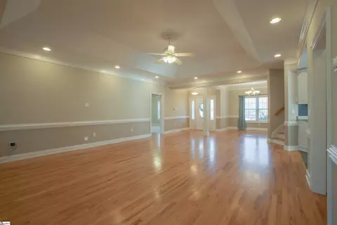Living - 114 Warren Dr, Easley, SC 29640 photo 8 of 8