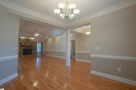 Living - 114 Warren Dr, Easley, SC 29640 photo 3 of 8