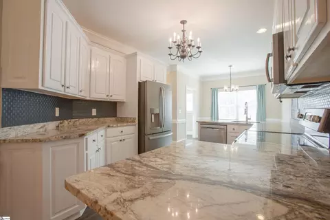 Kitchen - 114 Warren Dr, Easley, SC 29640 photo 2 of 5