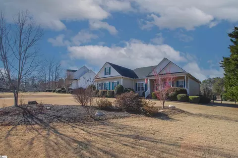 Exterior - 114 Warren Dr, Easley, SC 29640 photo 9 of 11